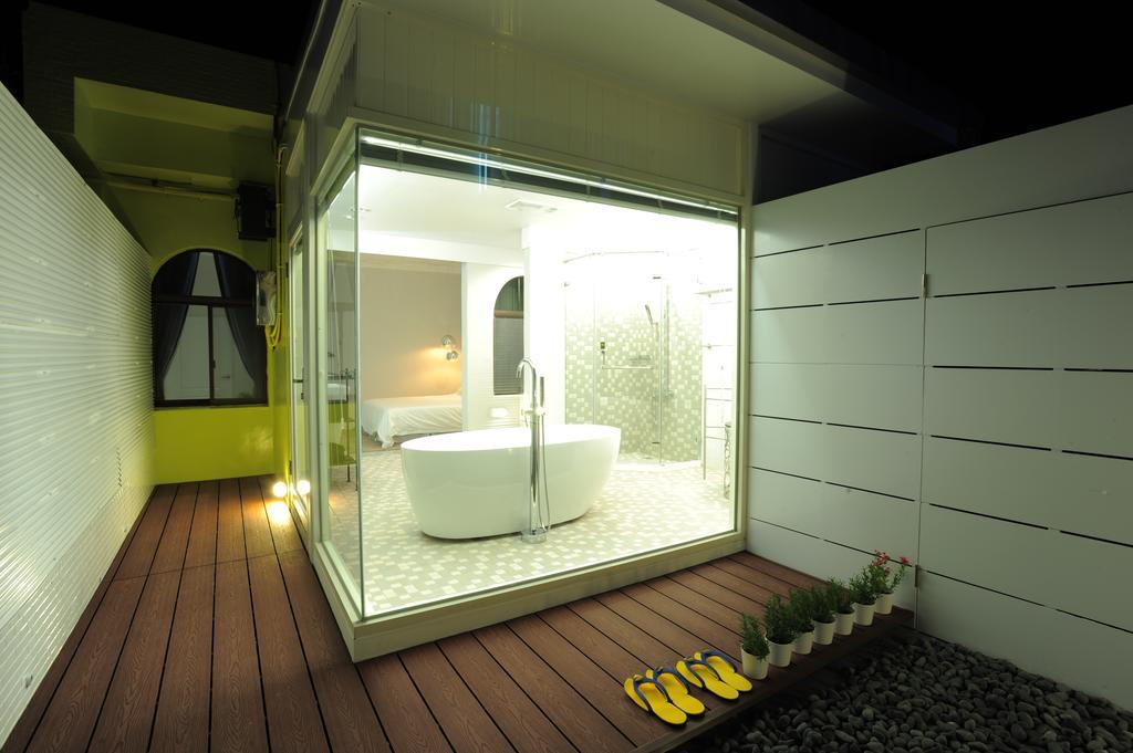 Longantree B And B Hualien City Room photo